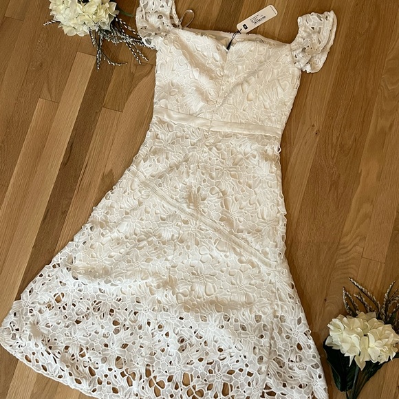 White Lace Peplum Hem Midi Dress - Picture 3 of 7